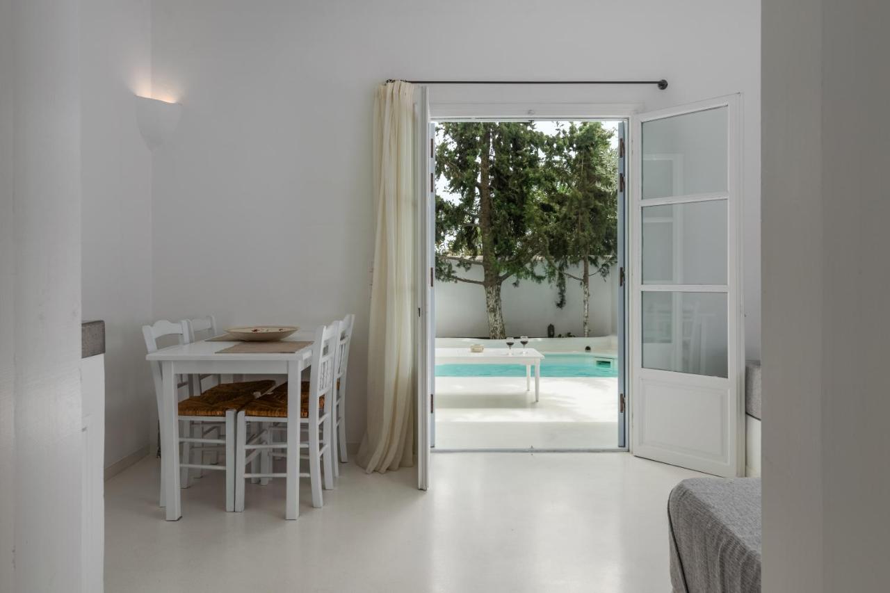 Thalassitra Private Pool Suites Adamantas  Exterior photo