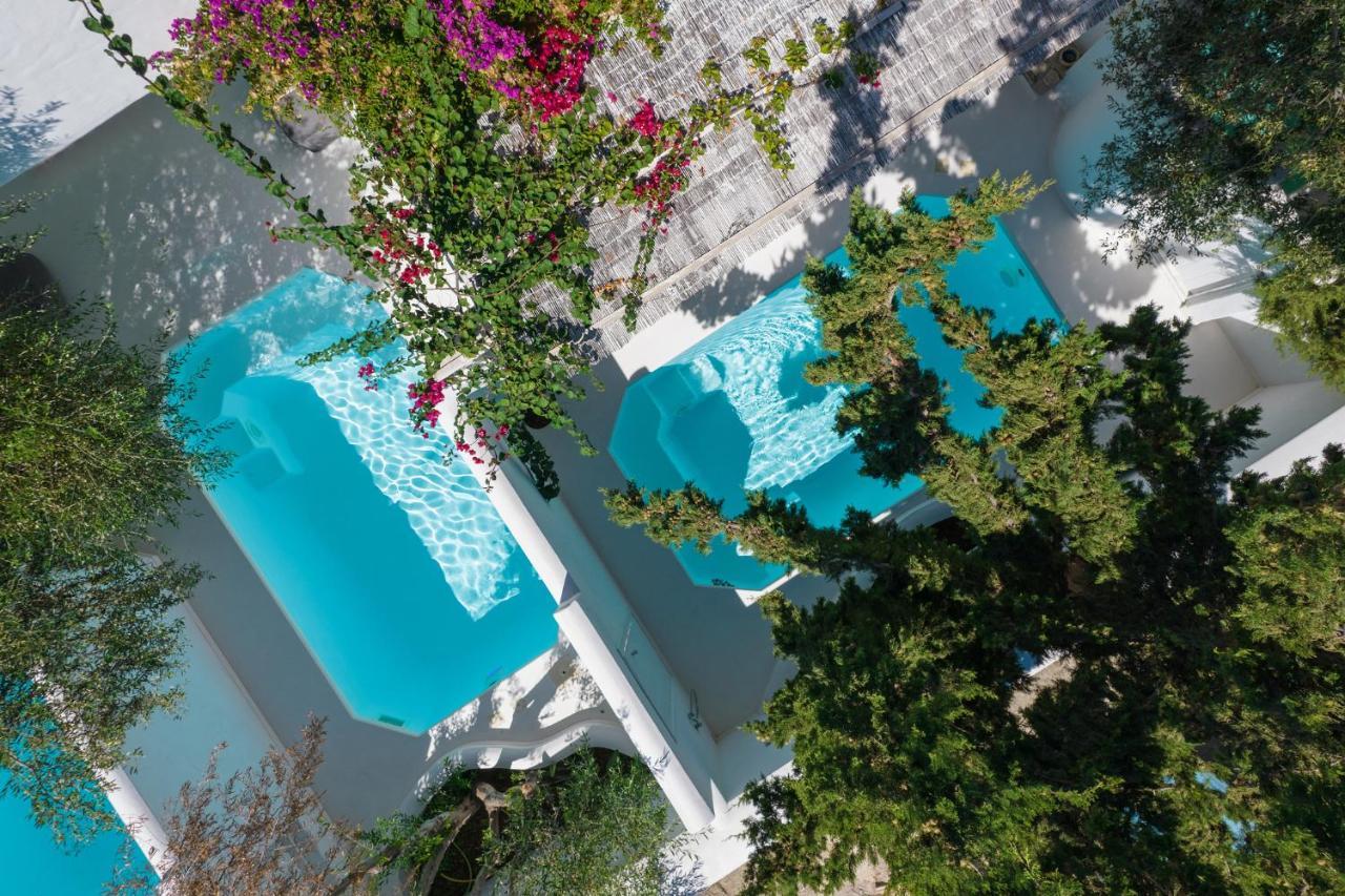 Thalassitra Private Pool Suites Adamantas  Exterior photo