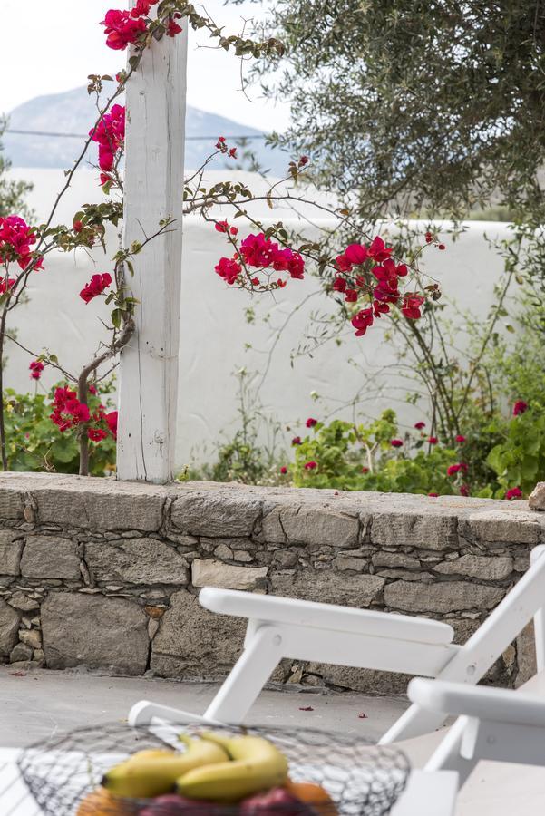 Thalassitra Private Pool Suites Adamantas  Exterior photo